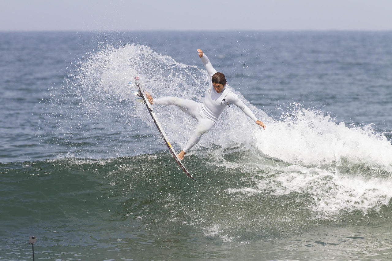 Kanoa Igarashi in Shida & fly higher.SURF+(SURF PLUS)-