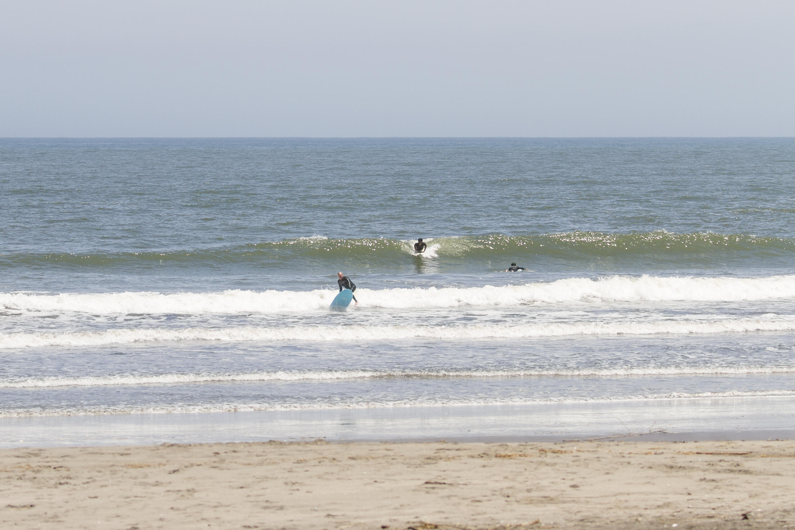 一宮 波のある海の風景、サーフィン・波情報 WeekdaySurfReport SURF+(SURF PLUS)