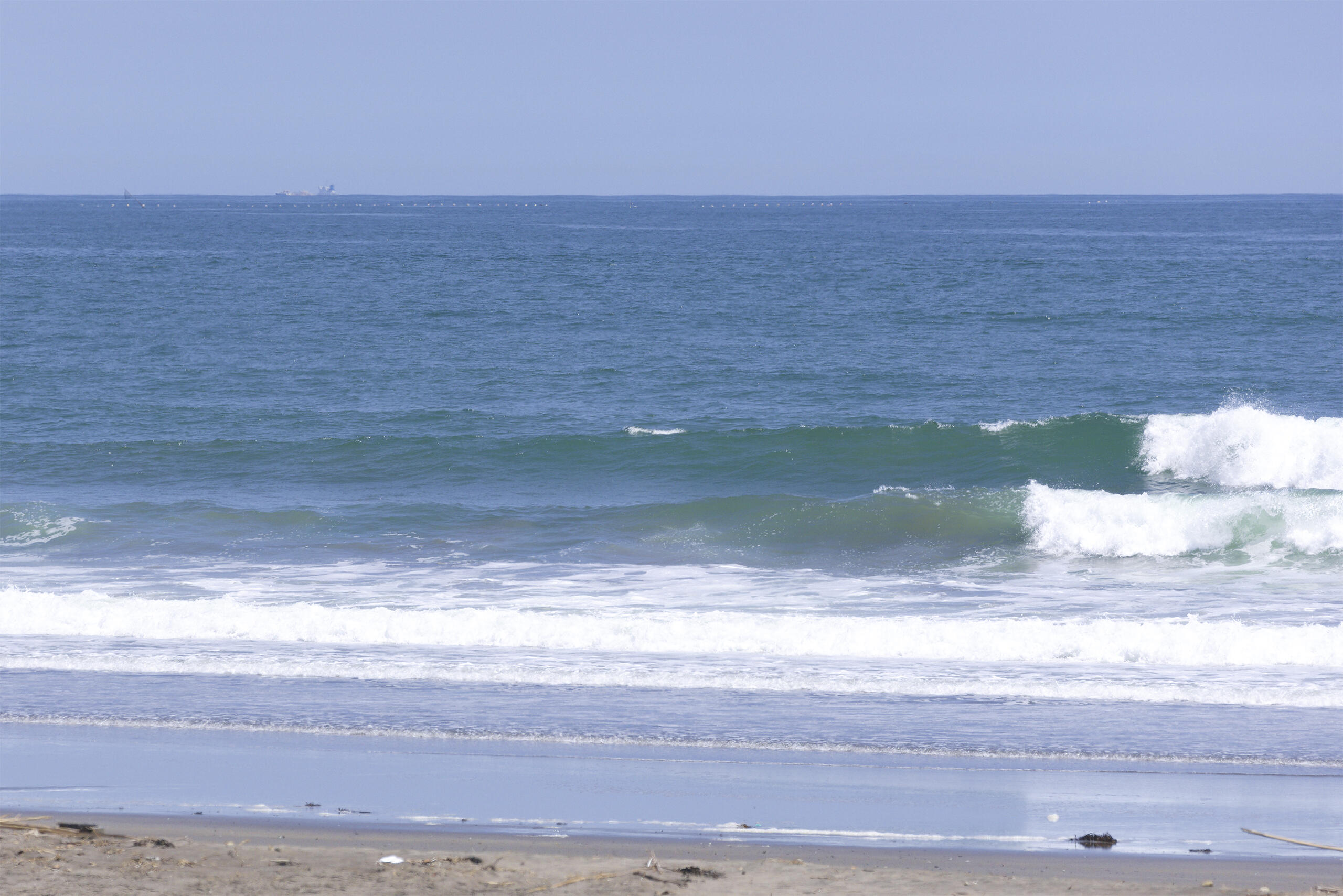 和田 波のある海の風景、サーフィン・波情報 WeekdaySurfReport SURF+(SURF PLUS)