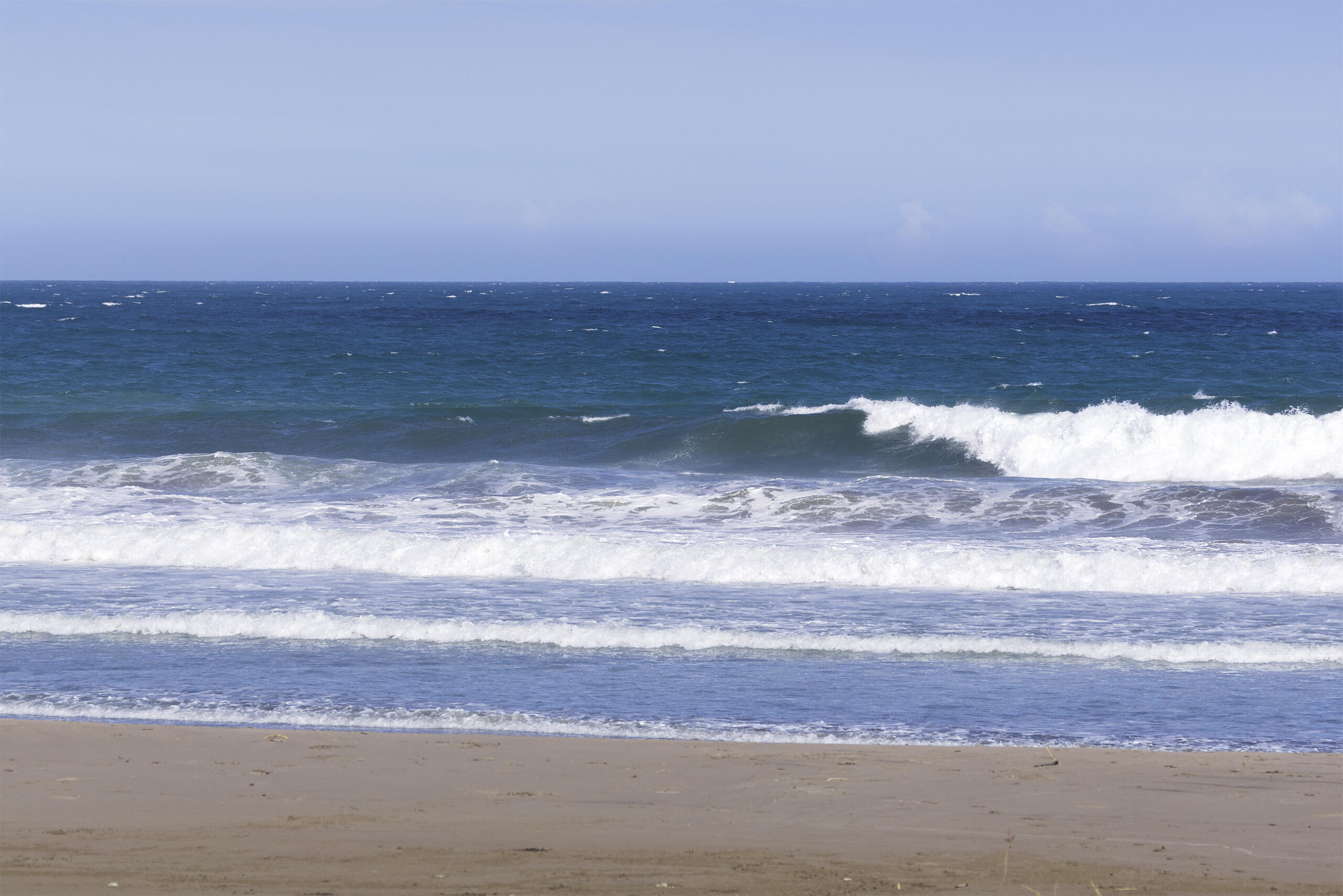 和田 波のある海の風景、サーフィン・波情報 WeekdaySurfReport SURF+(SURF PLUS)