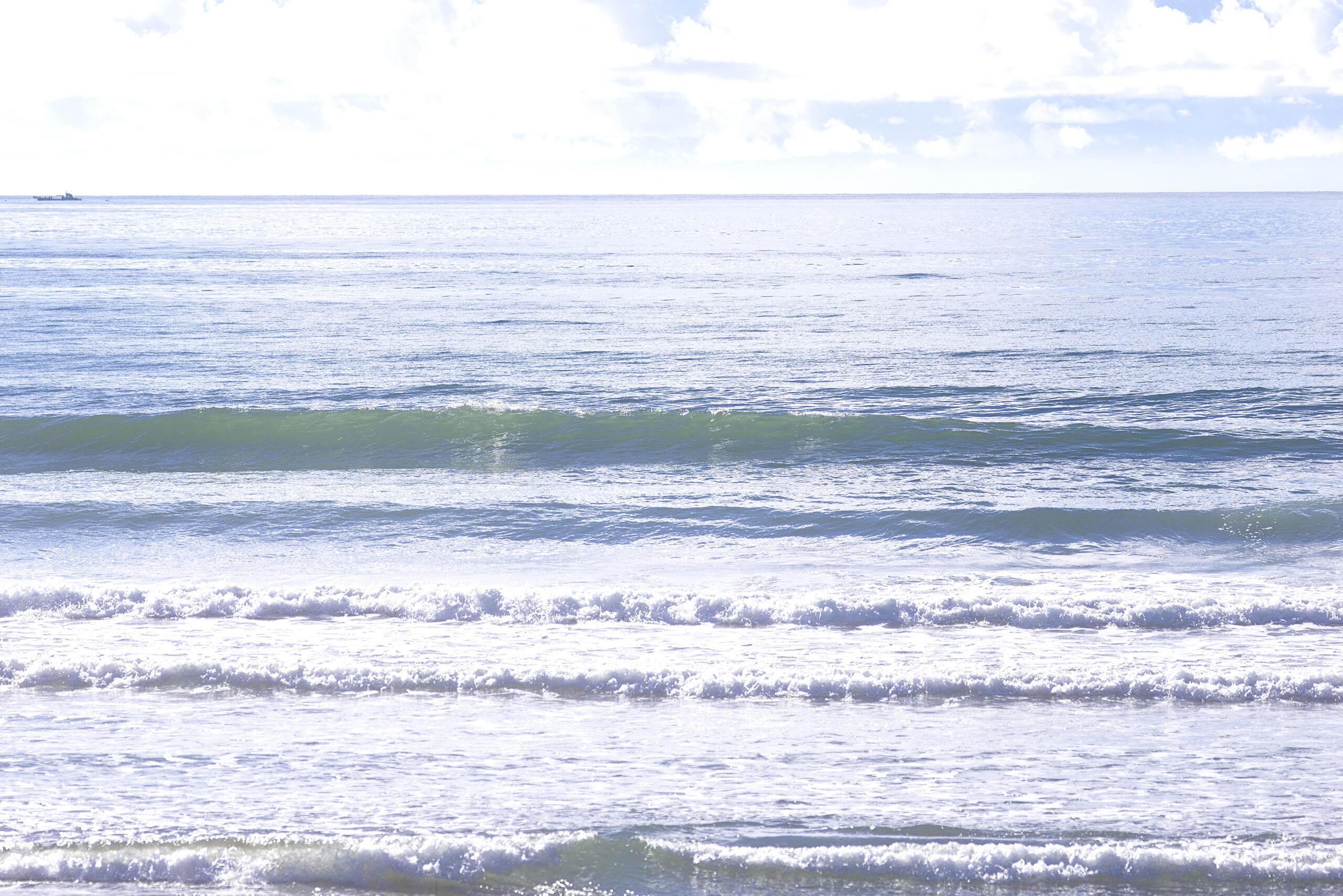 和田 波のある海の風景、サーフィン・波情報 WeekdaySurfReport SURF+(SURF PLUS)