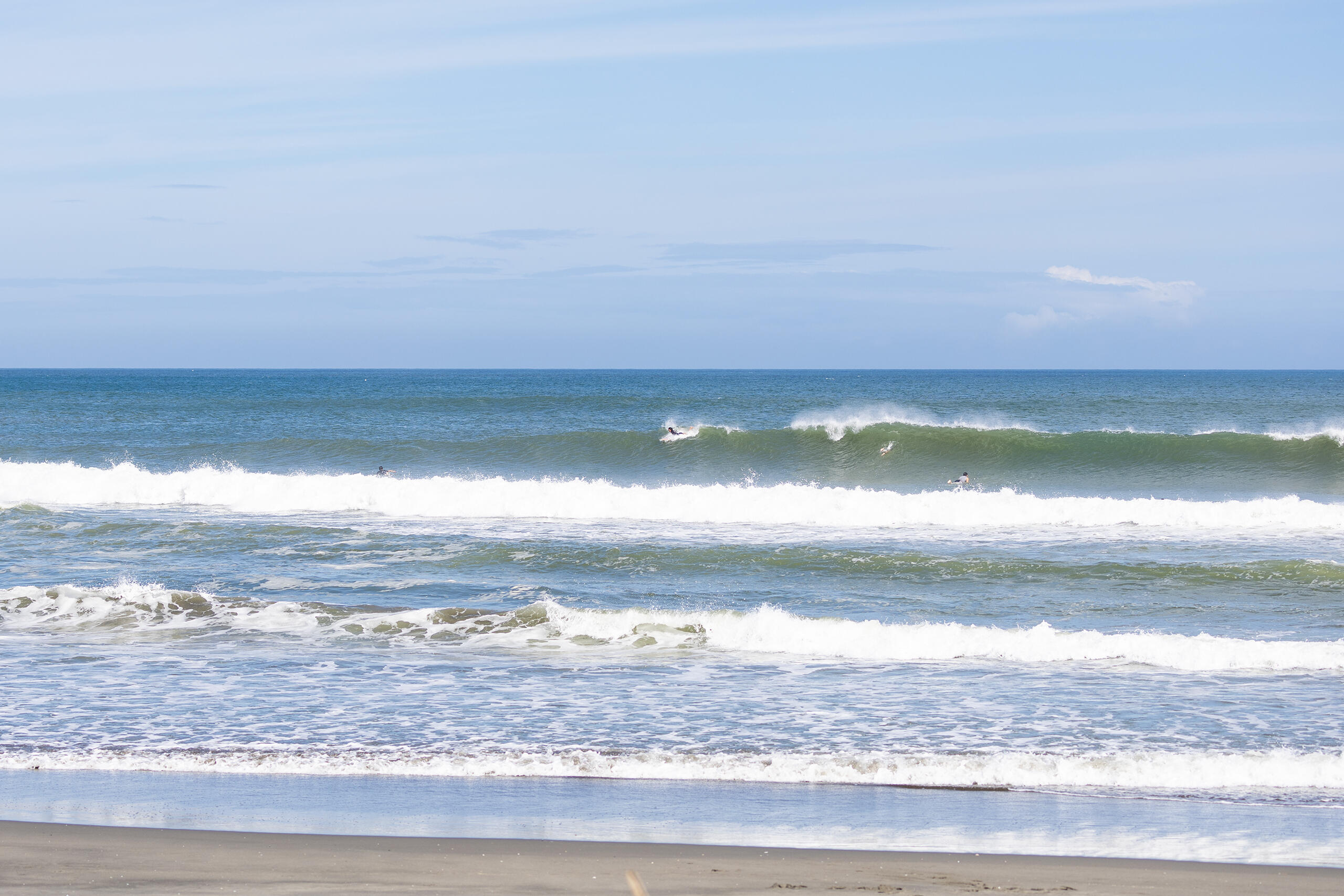 一宮 波のある海の風景、サーフィン・波情報 WeekdaySurfReport SURF+(SURF PLUS)