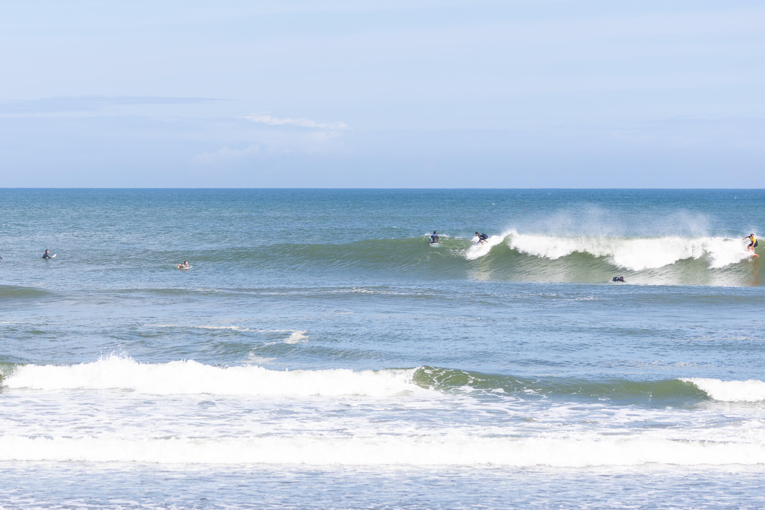 一宮 波のある海の風景、サーフィン・波情報 WeekdaySurfReport SURF+(SURF PLUS)