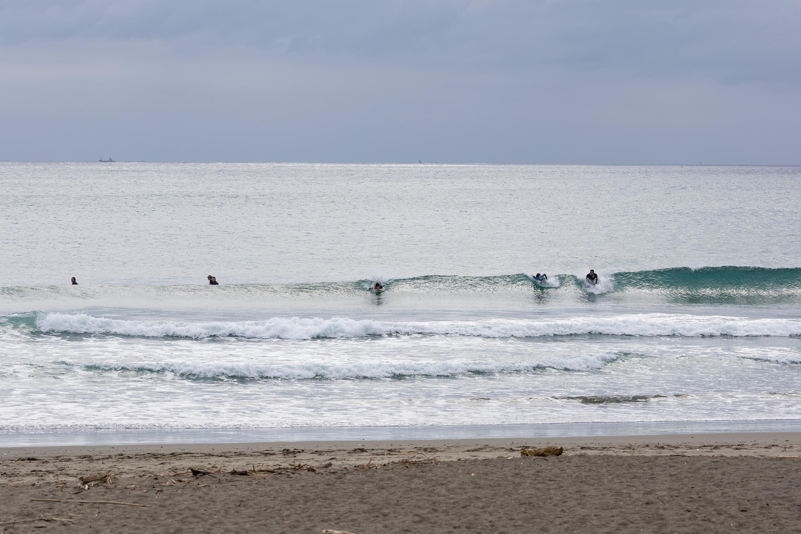 鴨川 波のある海の風景、サーフィン・波情報 WeekdaySurfReport SURF+(SURF PLUS)